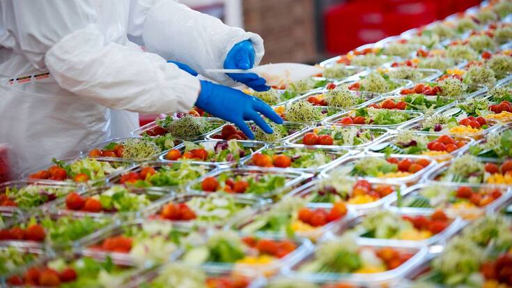 Avec un chiffre d’affaires de 8 milliards de francs en 2022 et plus de 11 000 collaborateurs, Fenaco est le numéro trois de la distribution derrière Coop et Migros.