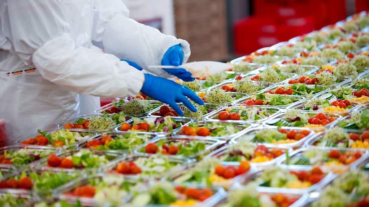 Avec un chiffre d’affaires de 8 milliards de francs en 2022 et plus de 11 000 collaborateurs, Fenaco est le numéro trois de la distribution derrière Coop et Migros.