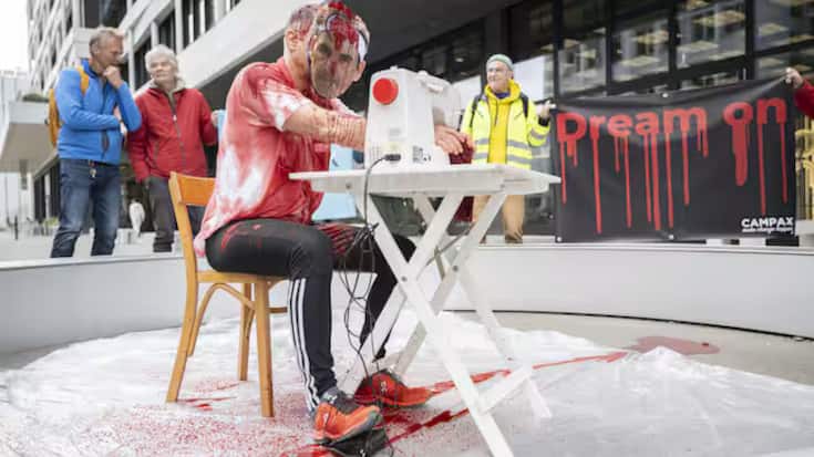 Action devant  flagship store d'On à Zurich.