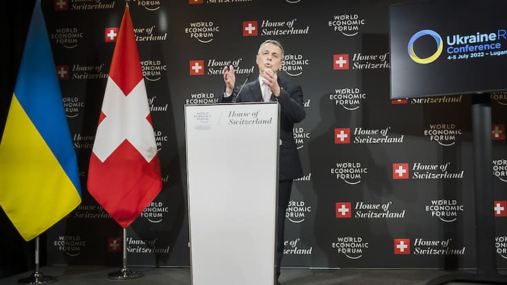 Le président de la Confédération Ignazio Cassis estime qu'il faudra peut-être des années avant d'appliquer un investissement international important en Ukraine.