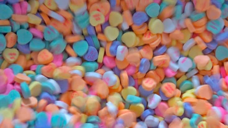 Goûter des bonbons au Canada, un métier d'avenir.