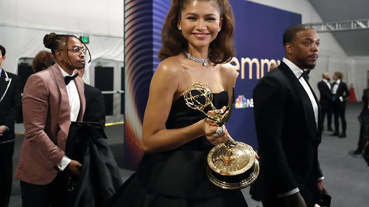 L'actrice américaine Zendaya a reçu lundi pour la deuxième fois l'Emmy de la meilleure actrice dans une série dramatique pour son rôle dans "Euphoria".