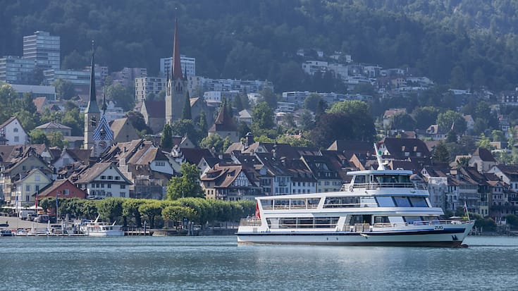 Le canton de Zoug (ici la vieille ville de Zoug en arrière-plan) serait un petit paradis, selon le consultant immobilier zurichois Iazi et la Handelszeitung.