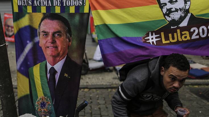 Alors que la campagne bat son plein, les deux candidats Lula et Bolsonaro débattent pour la dernière fois à la télévision.