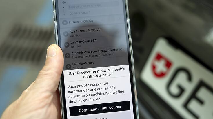 Les négociations entre Uber et leurs chauffeurs ont échoué à Genève. Les seconds ont refusé mardi soir lors d'une assemblée la proposition de convention destinée à régler le passé. Les syndicats demandent toujours à l'Etat de faire respecter la loi (illustration).