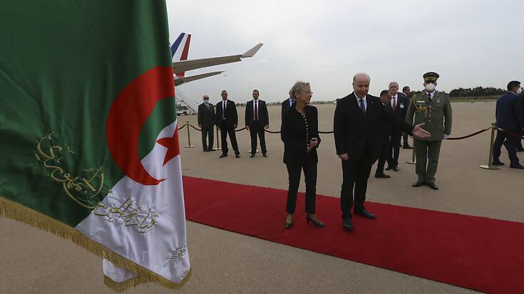 "Le temps de l'incompréhension est derrière nous", a déclaré la Première ministre française Elisabeth Borne avant son voyage en Algérie.