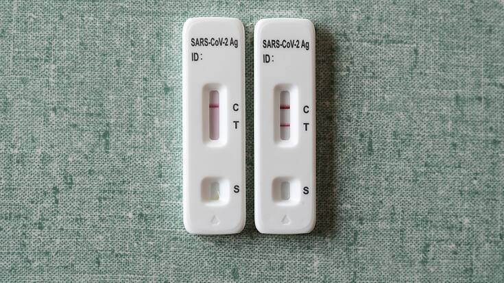 La seconde génération de tests rapides de Roche est notamment compatible avec la plateforme Navify de collecte et de partage de status vaccinaux et de résultats de tests. (archive)