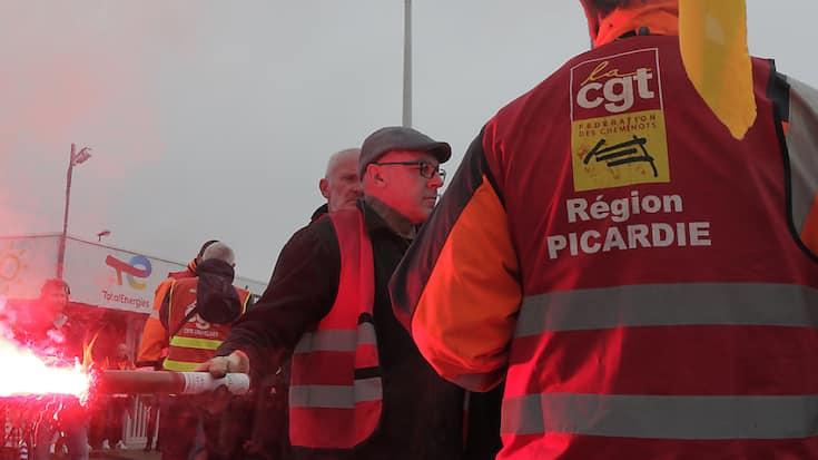Plusieurs syndicats, dont la CGT, en tête de la mobilisation dans le secteur énergétique, ont appelé à une journée de grève et de manifestations interprofessionnelles mardi.