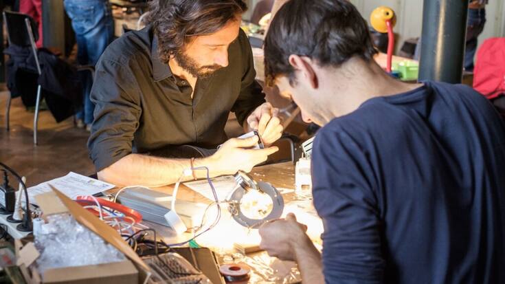 Samedi, des spécialistes bénévoles ont tenté de réparer des objets de toutes sortes.