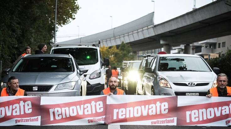 Les bouchons entraînés par l'action des militants pour le climat se sont étalés sur près de 2 km. Le trafic a repris une demi-heure après le début de son blocage.