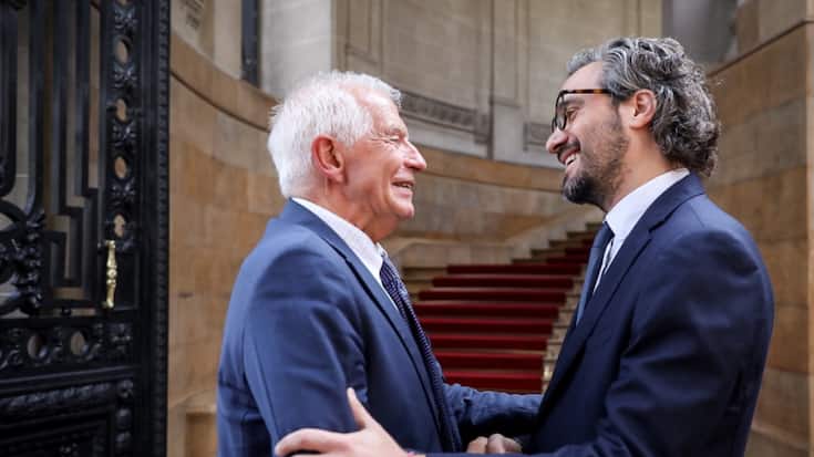 Josep Borrell (à gauche) s'est exprimé à l'issue d'une visite à Buenos Aires en Argentine. Il y a rencontré le ministre des Affaires étrangères argentin Santiago Cafiero (à droite).