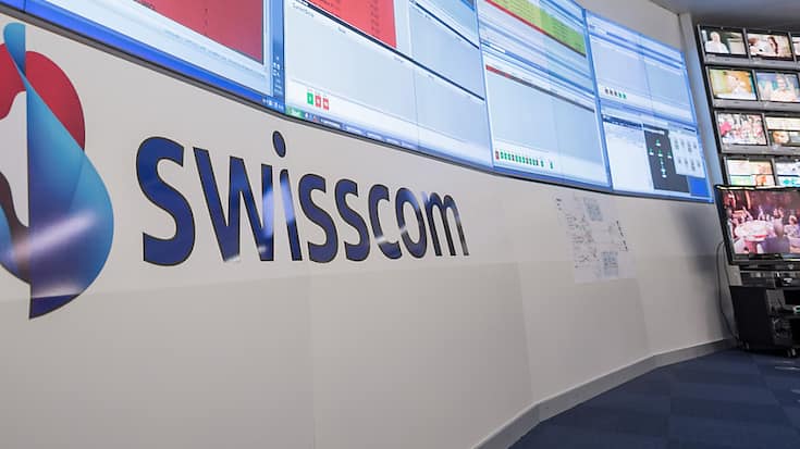 Swisscom passe d'un modèle de fibre optique d'une seule ligne d'accès pour plusieurs ménages (PMP) à celui d'une distribution directe depuis les centraux téléphoniques (P2P). (Photo/Samuel Truempy)