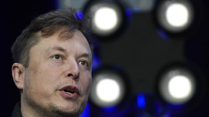 Le fantasque patron de Tesla et SpaceX, qui se présente comme le chantre de la liberté d'expression, a affirmé à de multiples reprises vouloir faire de Twitter une sorte d'agora numérique, où toutes les opinions seraient libres de s'exprimer.