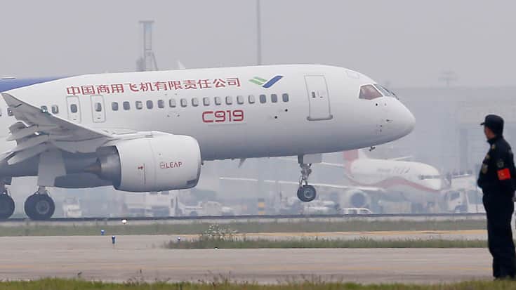 Le C919, premier avion moyen-courrier "made in China", a réalisé un vol inaugural à l'occasion d'un salon aéronautique dans le sud de la Chine. (archive)