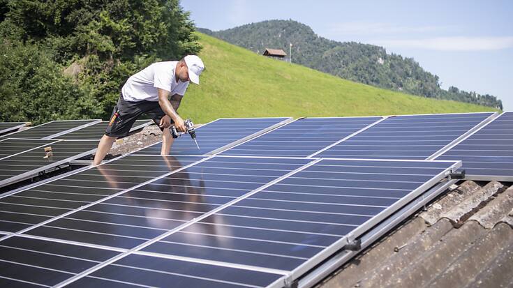 Les nouvelles filières d'apprentissage pour monteurs et installateurs solaires seront lancées à la rentrée scolaire 2024 (image symbolique).