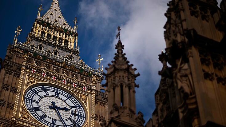 L'horloge de Big Ben a sonné dimanche à Londre après cinq ans de silence.