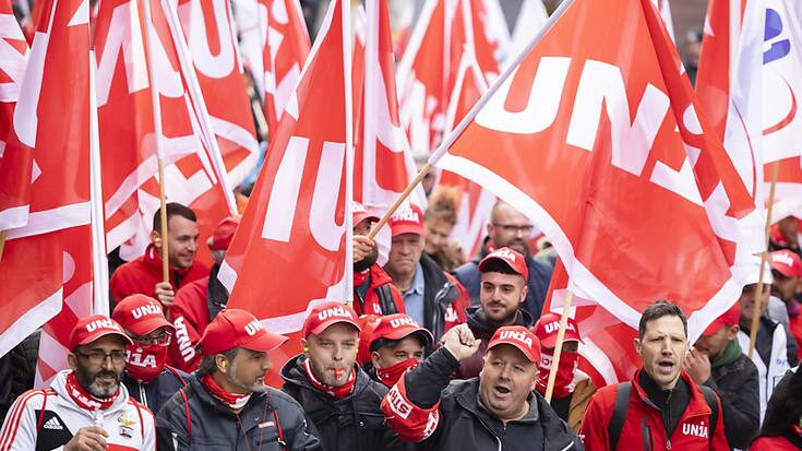 Depuis le 17 octobre, 15'000 maçons sont descendus dans les rues en Suisse pour protester contre "les exigences démesurées des entrepreneurs" (archives).