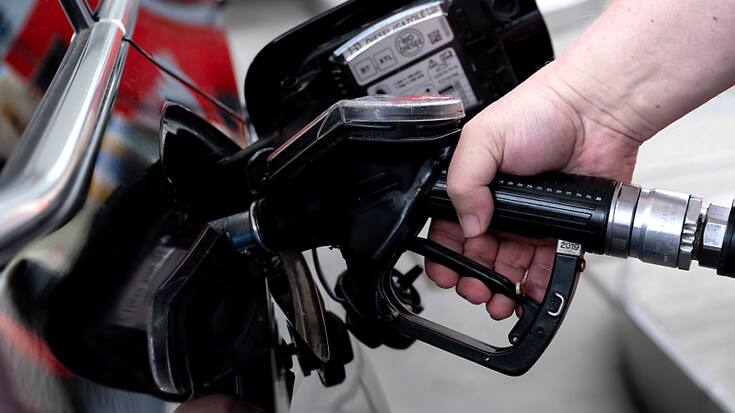 Les prix du pétrole plongeaient mercredi, lestés par la possibilité d'un plafond de prix du brut russe par le G7 moins bas que prévu, les craintes autour de l'économie américaine et de l'augmentation de cas positifs au Covid-19 en Chine. (archives)