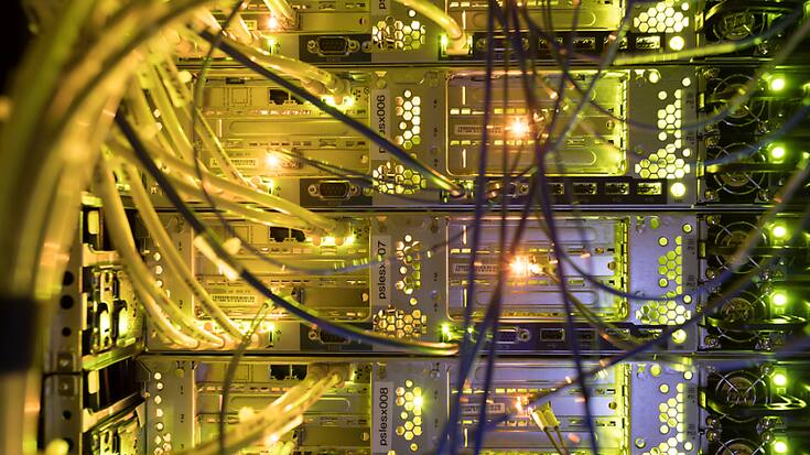 Chaque jour, la population, les autorités et les entreprises sont exposées à un risque de cyberattaque. La Confédération veut introduire un devoir d'annonce pour les infrastructures critiques (archives).