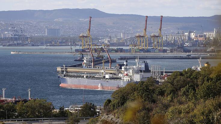 Le cours du baril de pétrole russe (brut de l'Oural) évolue actuellement autour de 65 dollars.