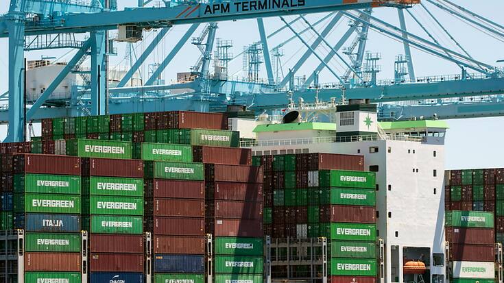 Les importations de biens aux Etats-Unis ont crû de 2,6 milliards de dollars en octobre, tirées par les matières premières et les pièces automobiles. (archives)