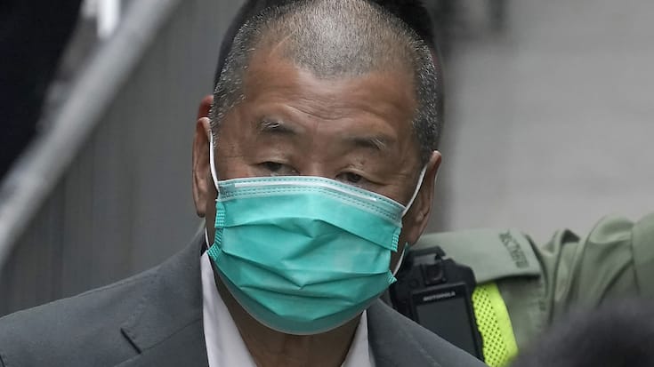 Agé de 75 ans, Jimmy Lai doit encore être jugé prochainement pour "collusion avec des forces étrangères", une infraction à la drastique loi sur la sécurité nationale imposée par Pékin qui est passible de la prison à perpétuité.