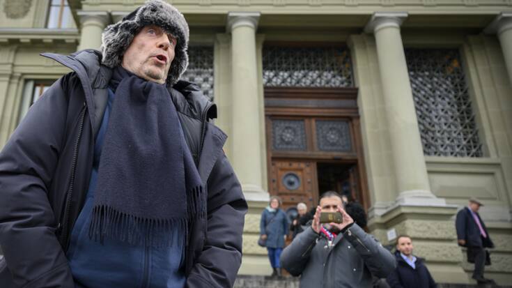 Alain Soral, de son vrai nom Alain Bonnet, 64 ans et domicilié à Lausanne depuis octobre 2019, avait été condamné à trois mois de prison ferme par ordonnance pénale du Ministère public au printemps dernier. Il s'est opposé à cette sanction, d'où le procès mercredi devant le tribunal lausannois.