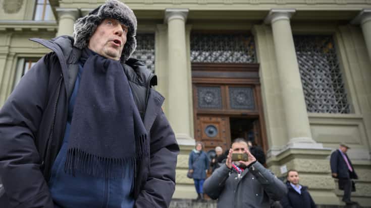Alain Soral, de son vrai nom Alain Bonnet, 64 ans et domicilié à Lausanne depuis octobre 2019, mercredi devant le Tribunal de police de l'arrondissement de Lausanne à Montbenon.