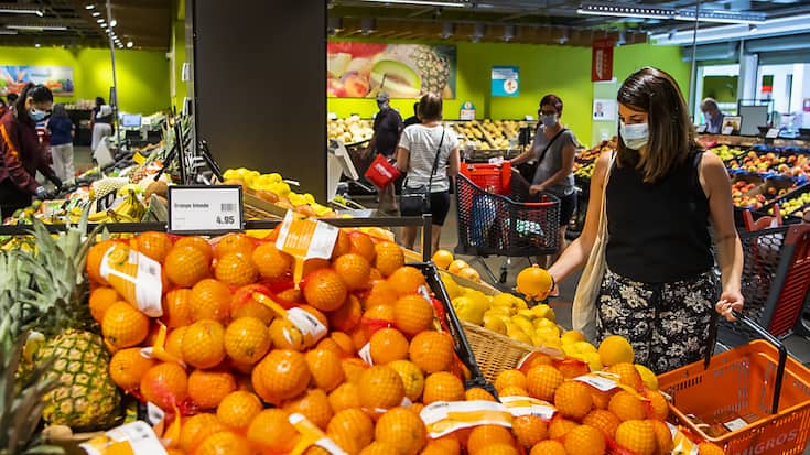 Le Grand Conseil valaisan a accepté de repousser l'heure de fermeture des magasins à 19h00 les soirs de semaine contre 18h30 actuellement.