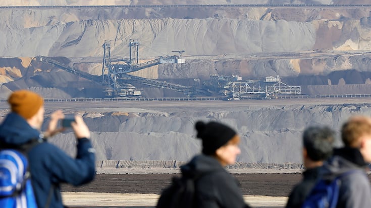 La mine de charbon à ciel ouvert de Garzweiler, située en Rhénanie-du-Nord- Westphalie (ouest de l'Allemagne) et l'une des plus grandes d'Europe, est dénoncée par les militants écologistes (archives).