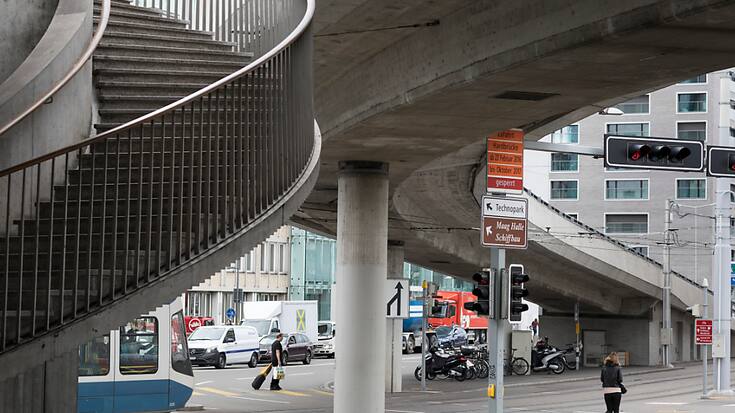 Le garçon a été retrouvé sans vie près de ce carrefour de la place Escher-Wyss, à Zurich (archives).