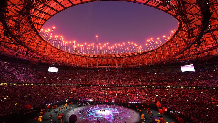 Un feu d'artifice illumine un stade au Qatar au terme de la Coupe du monde de football. (archives)