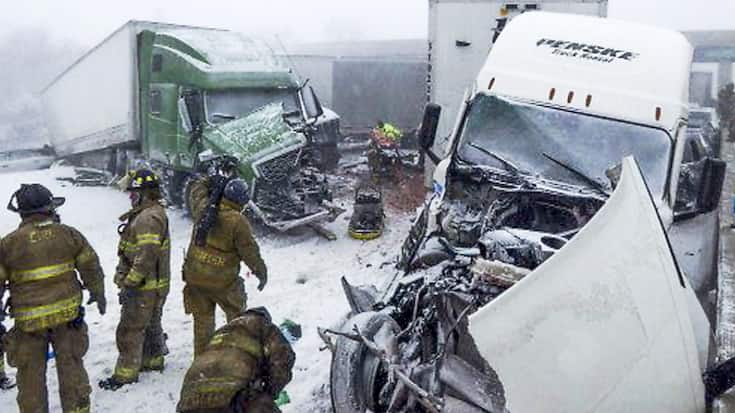 La tempête a aussi eu ses conséquences sur les routes, comme cet accident dans la région d'Erie (Ohio) qui avait fait quatre morts vendredi dernier.