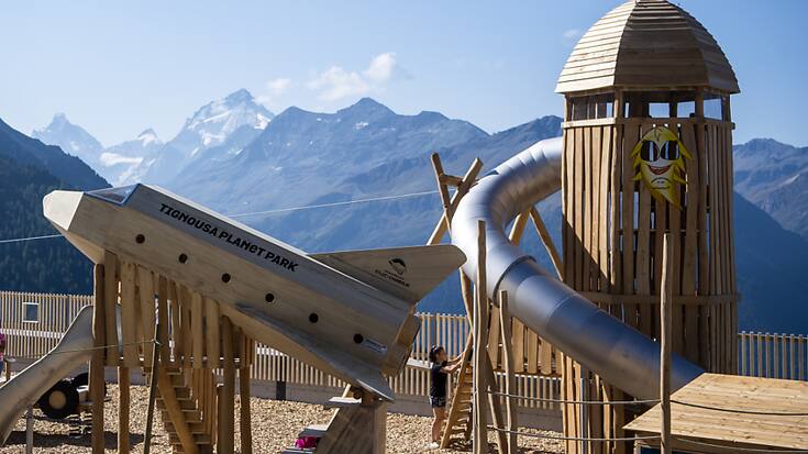 L'Aide suisse à la montagne contribue à maintenir l'attractivité des villages d'altitude, comme ici à St-Luc (photo d'illustration).