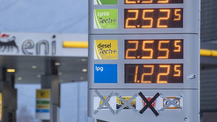 Le renchérissement annuel en Suisse est dû principalement à la hausse des prix des produits pétroliers, du gaz, des voitures et des loyers (archives).