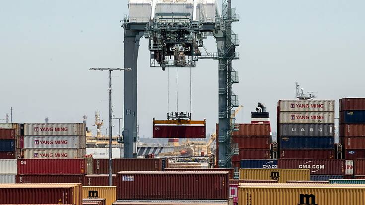 Le recul plus marqué des importations que des exportations en novembre explique l'allègement marqué du déficit commercial du pays de l'oncle Sam. (archive)