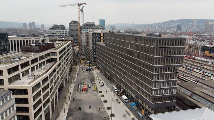 L'offre en immobilier de bureau s'est contractée l'année dernière en Suisse, particulièrement à Zurich comme ici dans le quartier Europaallee, mais aussi dans une moindre mesure à Genève. (archives)
