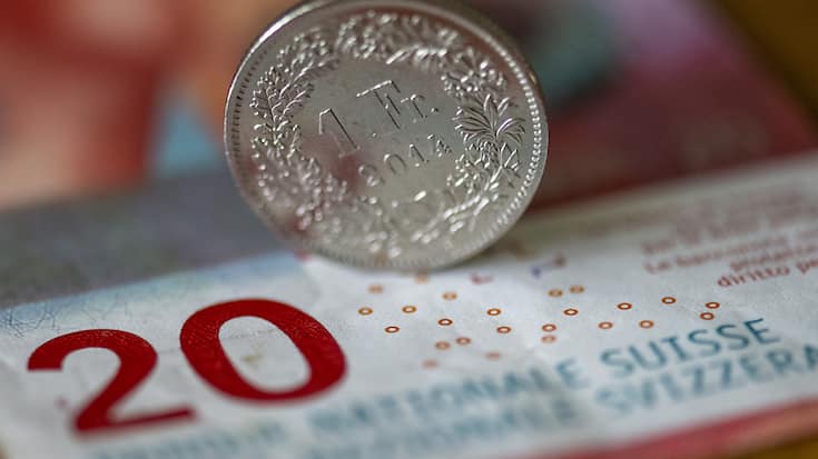 Le franc a renoué avec la parité face à l'euro mercredi après-midi, revenant à un niveau atteint la dernière fois en juillet 2022. (archives)