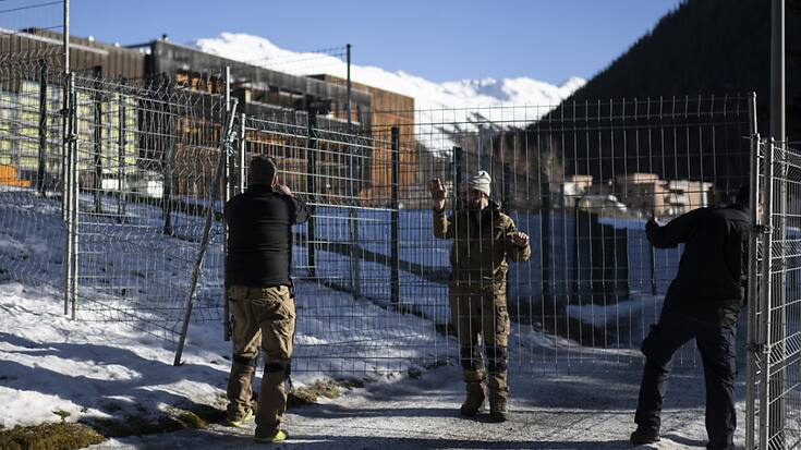 Les militaires ont achevé l'installation des grillages de protection dans la station grisonne pour le WEF qui se déroule du 16 au 21 janvier /archives).