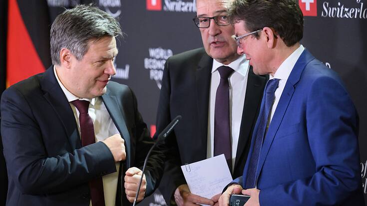 Le vice-chancelier allemand Robert Habeck et ses homologues suisses Guy Parmelin et Albert Rösti veulent avancer sur un accord sur le gaz mais avec l'Italie.