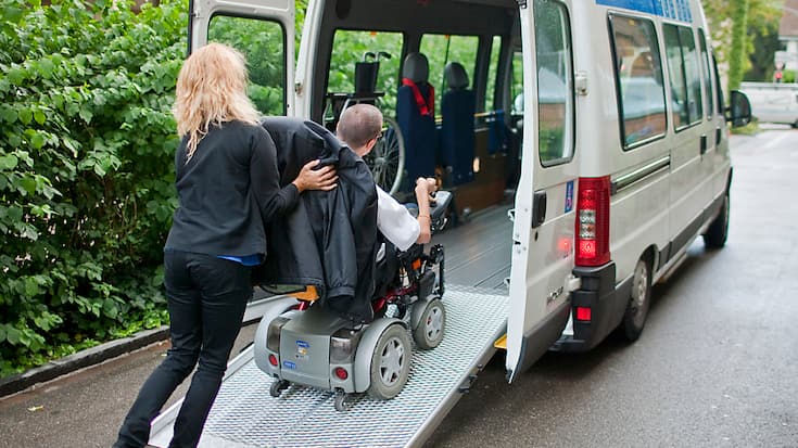 Le service de taxis proposé par les CFF doit permettre de compenser le retard dans l'aménagement des gares (archives).