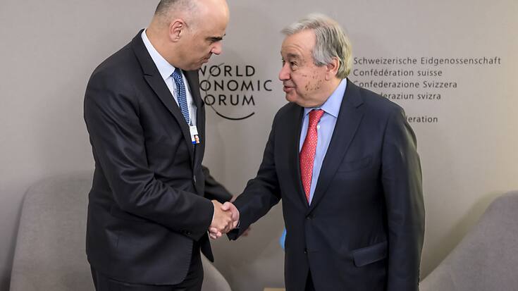 Le secrétaire général de l'ONU Antonio Guterres a fermement critiqué certaines entreprises pétrolières après avoir rencontré Alain Berset.