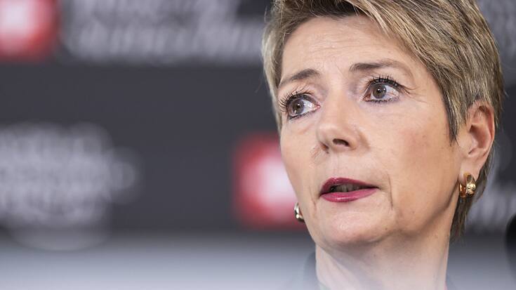 La conseillère fédérale Karin Keller-Sutter a multiplié les discussions à Davos (GR) sur la réforme de l'impôt minimal des entreprises avec ses homologues.