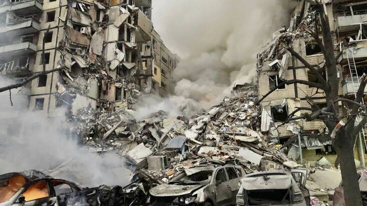 L'agression russe contre l'Ukraine a provoqué des dégâts humains et matériels considérables depuis le 24 février dernier. Dimanche 15 janvier, une frappe contre un immeuble résidentiel à Dnipro, dans l'est du pays (photo), a fait 46 morts, selon le dernier bilan.