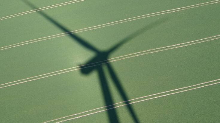 Après le solaire, le Parlement veut aller de l'avant sur les éoliennes. Les voies de recours devraient être raccourcies (illustration).