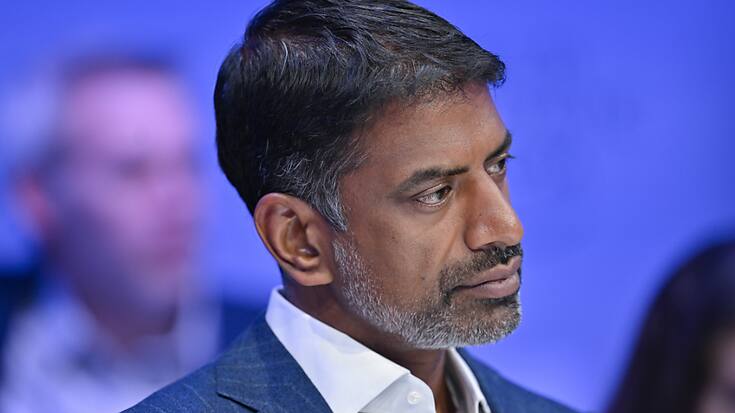 Le patron de Novartis Vasant Narasimhan a vu sa rémunération totale fondre de près d'un quart, à 8,5 millions de francs (archives).