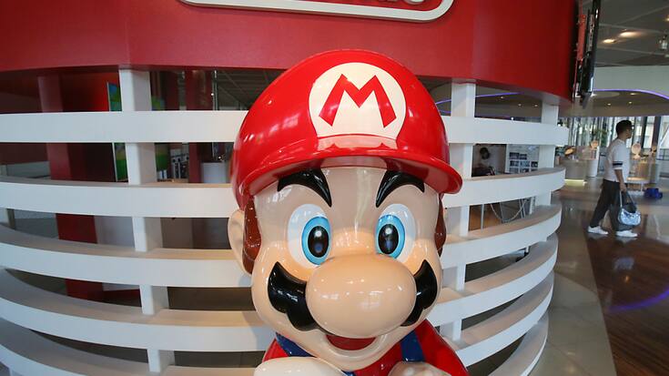 Nintendo a revu mardi ses prévisions à la baisse pour son exercice 2022/23, à la lueur de ventes moins bonnes que prévu de sa console Switch. (archives)