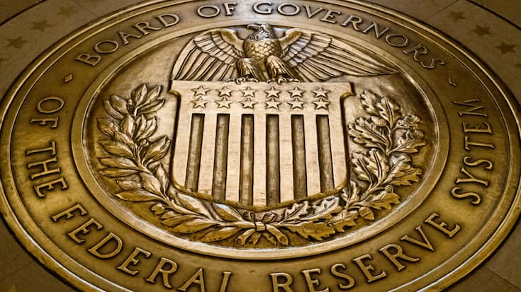 La Fed devra resserrer considérablement sa politique pour atteindre son objectif d'inflation d'ici à la fin de 2025, estime le rapport (archives).