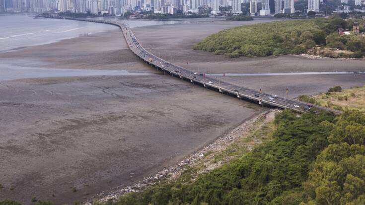 Déchets sur une plage à Panama City, où s'est ouverte la conférence "Our Ocean".