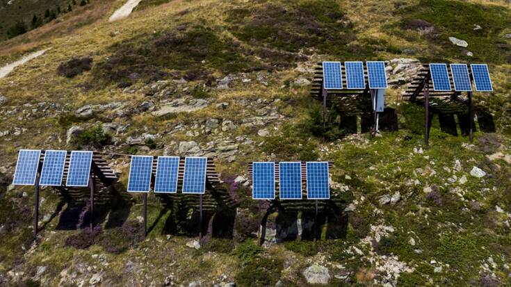 Développer encore plus l'énergie solaire permettrait de produire 9 TWh supplémentaires, selon la Fondation suisse de l'énergie (SES) (image d'illustration).